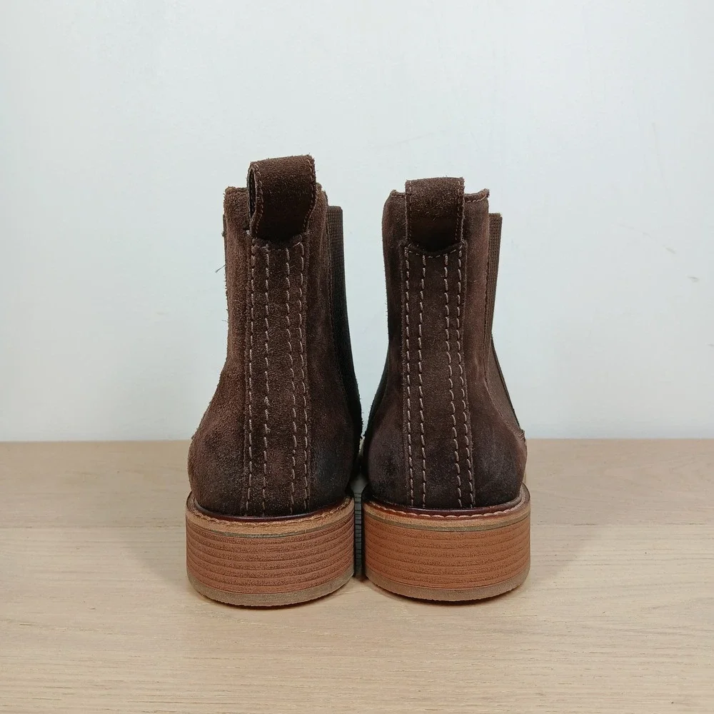 Clarks Chelsea Boots Womens 11W Brown Suede Leather Minimalist Office Classic